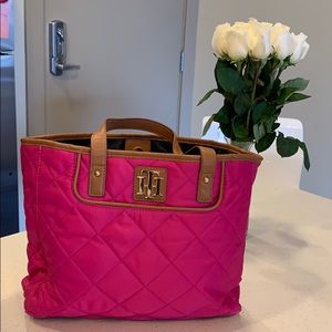 🌸Neon Fuchsia Tommy Hilfiger handbag🌸